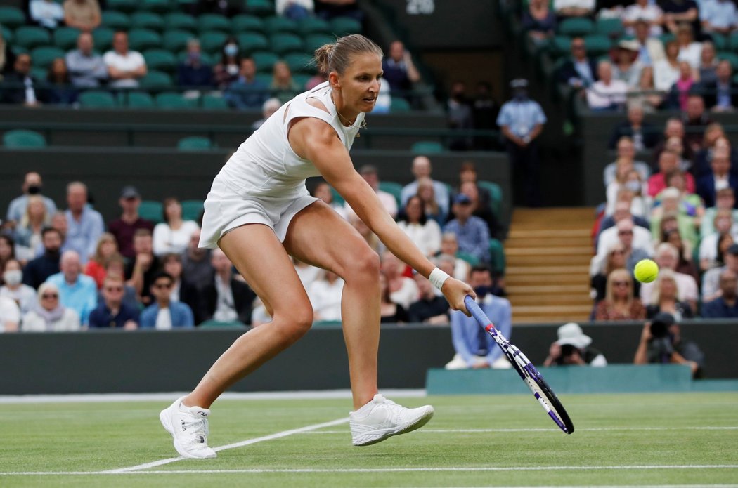 Česká tenistka Karolína Plíšková během čtvrtfinále Wimbledonu