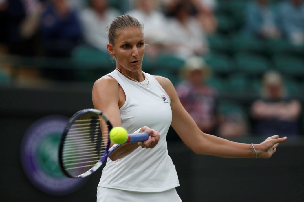 Česká tenistka Karolína Plíšková během čtvrtfinále Wimbledonu