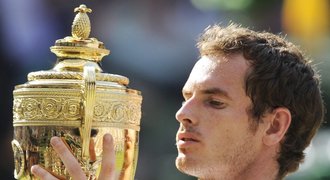 Andy Murray v šoku: Na poháru z Wimbledonu nenašel své jméno!