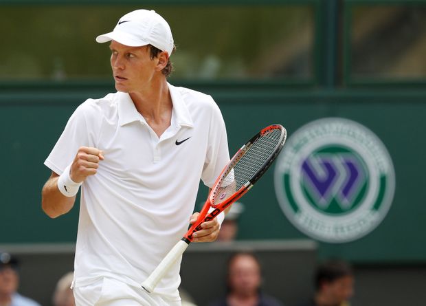 Tomáš Berdych se raduje z bodu proti Novaku Djokovičovi Tomáš Berdych se raduje z bodu proti Novaku Djokovičovi
