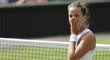 Barbora Strýcová musela v semifinále Wimbledonu uznat sílu legendární Američanky Sereny Williamsové