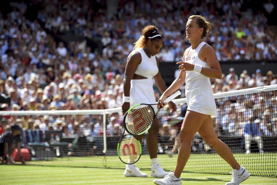 Barbora Strýcová střídá strany se Serenou Williamsovou v semifinále Wimbledonu