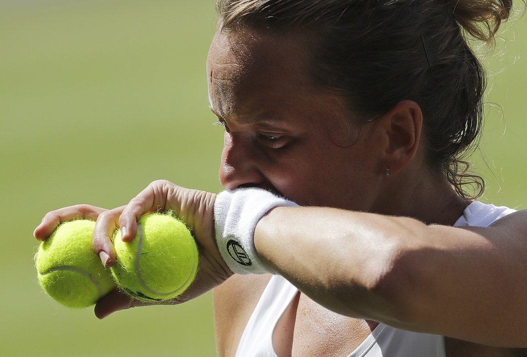 Barbora Strýcová neměla v semifinále Wimbledonu proti Sereně Williamsoví žádnou šanci