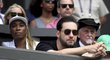 Alexis Ohanian, manžel Sereny Williamsové, sleduje její semifinále proti Barboře Strýcové