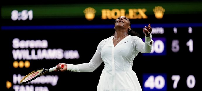 Serena Williamsová a její emoce v zápase prvního kola Wimbledonu