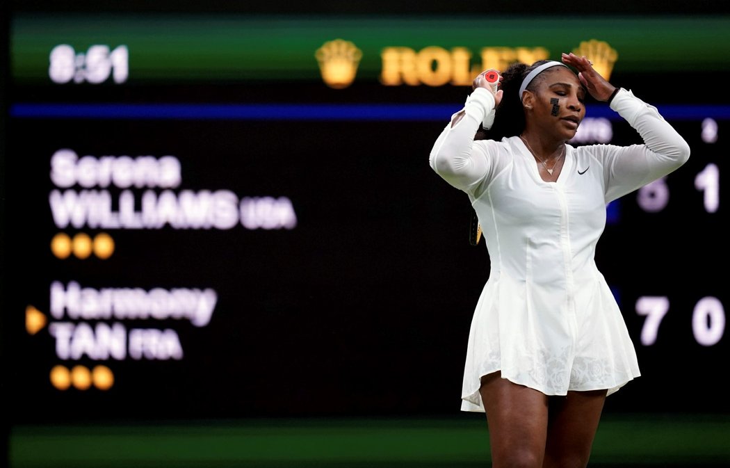 Serena Williamsová a její emoce v zápase prvního kola Wimbledonu