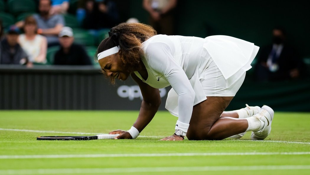 Serena Williamsová se zúčastnila Wimbledonu i v roce 2021, ovšem přivodila si zranění