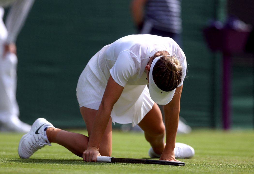 Rumunská tenistka Simona Halepová v souboji s Karolínou Muchovou