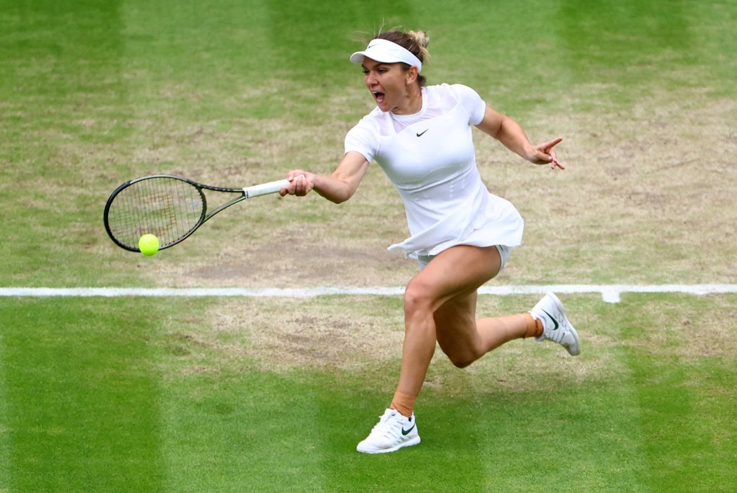 Rumunka Simona Halepová během čtvrtfinále Wimbledonu