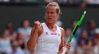 Strýcová je na Wimbledonu ve finále čtyřhry, Siniaková s Krejčíkovou padly