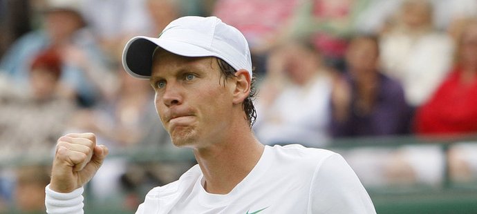 Tomáš Berdych se raduje z vítězství nad Italem Volandrim