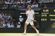 Tomáš Berdych se raduje z postupu do osmifinále Wimbledonu po výhře nad Alexandrem Zverevem