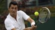  Bernard Tomic se v zápase proti Mischovi Zverevovi dvakrát nepředvedl