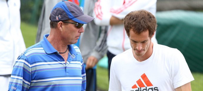 Ivan Lendl v rozhovoru se svým svěřencem Andy Murraym. Vyzrají společně na Tomáše Berdycha? (ilustrační foto)