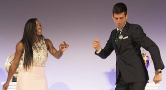 Djokovič a Serena: Bláznivý taneček na večeři šampionů Wimbledonu