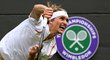 Alexander Zverev v utkání prvního kola Wimbledonu proti českému tenistovi Jiřímu Veselému