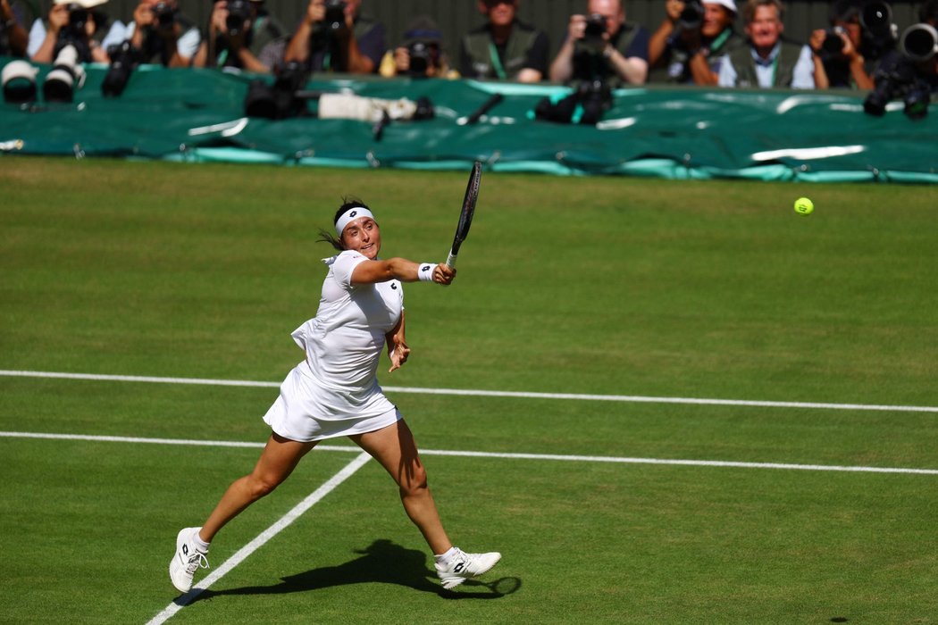 Ons Džabúrová při semifinále Wimbledonu