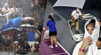 WTA se omluvila hráčkám za Turnaj mistryň, další problémy přinesl déšť