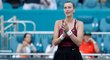 Tenistka Petra Kvitová děkuje divákům po triumfu v Miami