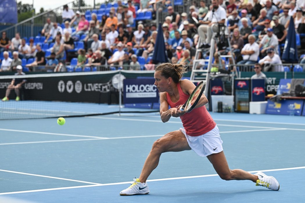 Ještě než Barbora Strýcová ukončí tenisovou kariéru, představila se naposledy před domácími fanoušky v Praze, kde ale vypadla už v 1. kole