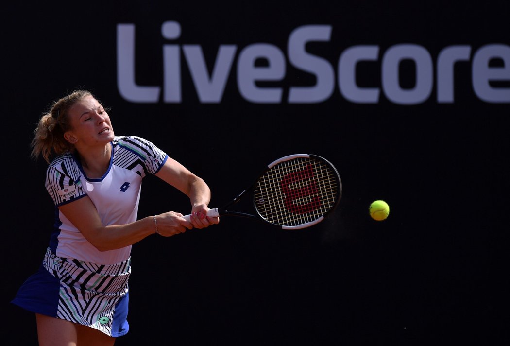 Kateřina Siniaková na loňském LiveScore Cup v utkání proti Karolíně Plíškové