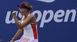 Linda Fruhvirtová oslavuje vítězný míč na US Open