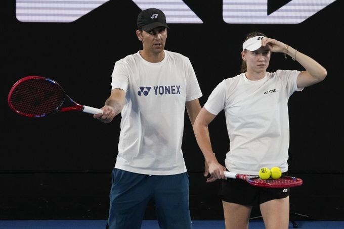 Trest pro milence a kouče Rybakinové: Beze mě bys sbírala brambory v Rusku Trest pro milence a kouče Rybakinové: Beze mě bys sbírala brambory v Rusku