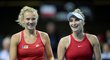 Rozhodující bod získaly ve čtyřhře Kateřina Siniaková s Markétou Vondroušovou