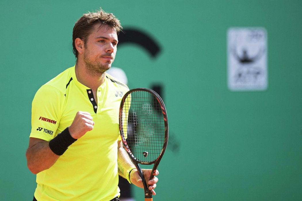 Stanislas Wawrinka se raduje z vítězství nad Lukášem Rosolem na turnaji v Ženevě