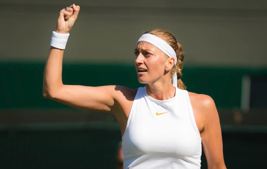 Loni nastupovala Petra Kvitová do Wimbledonu jako největší favoritka a vypadla v 1. kole. Jak si povede letos po zranění?