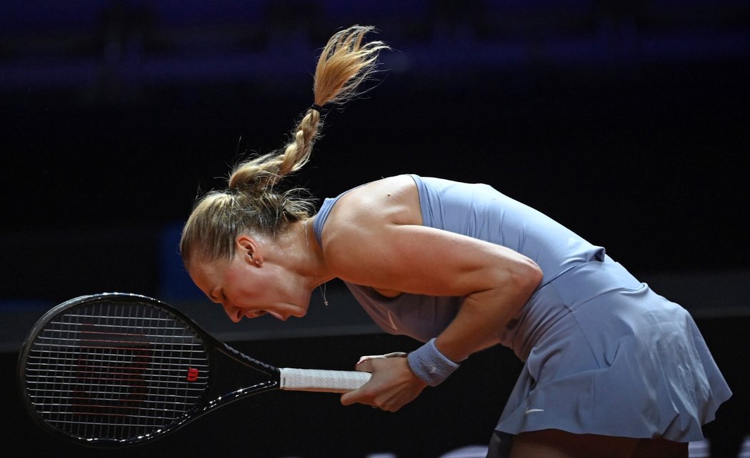 Petra Kvitová podávala ve Stuttgartu na postup do semifinále, s Elinou Svitolinovou ale nakonec padla