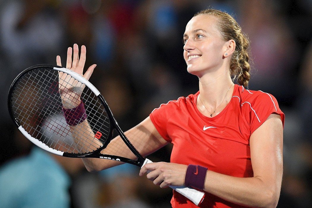 Tenistka Petra Kvitová vyhrála dva dny před startem Australian Open turnaj v Sydney. Ve finále porazila domácí Ashleigh Bartyovou 1:6, 7:5 a 7:6.