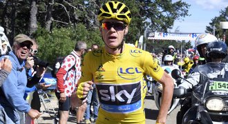 Cyklistický rozhodčí: Froome může běžet, pravidlo se ale ohnulo