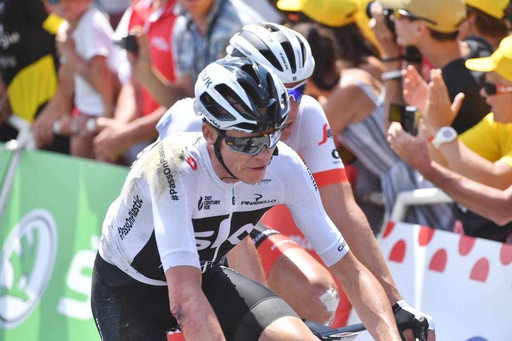 Froome si z pádu naštěstí odnesl jen pár odřenin