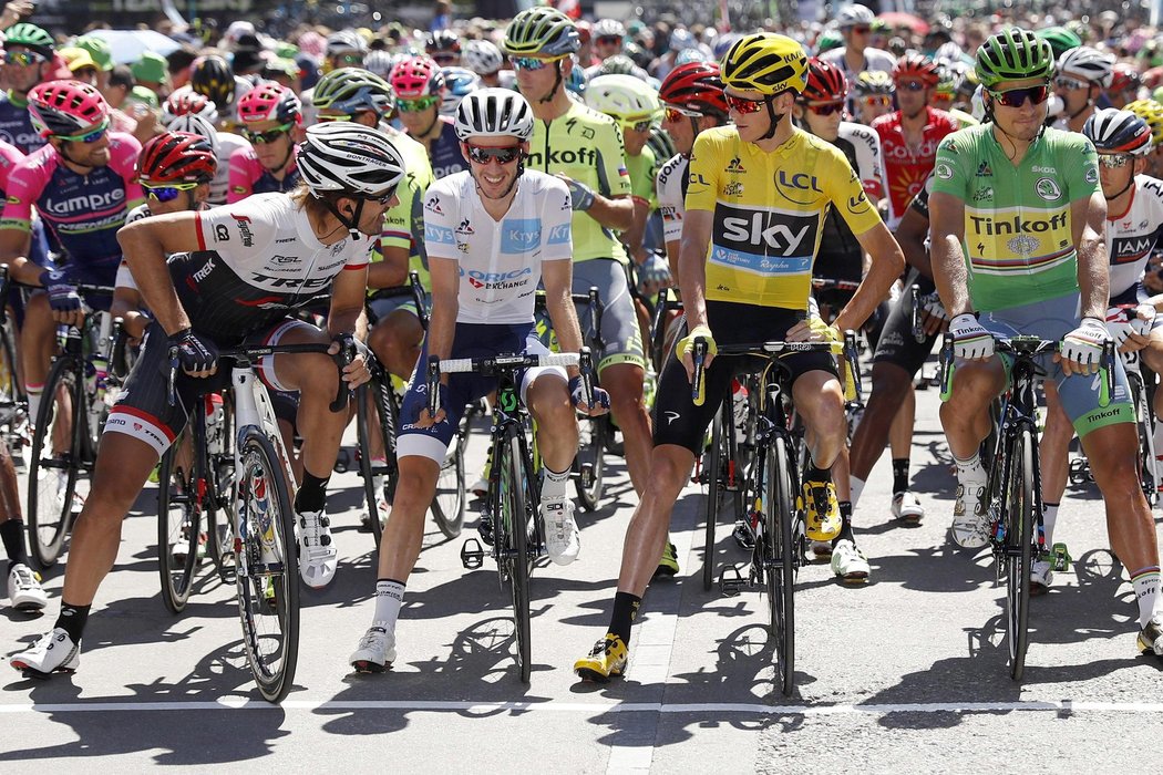 Jezdci na Tour de France - v záběru elitní cyklisté Fabian Cancellara (vlevo), Adam Yates, Chris Froome a Peter Sagan