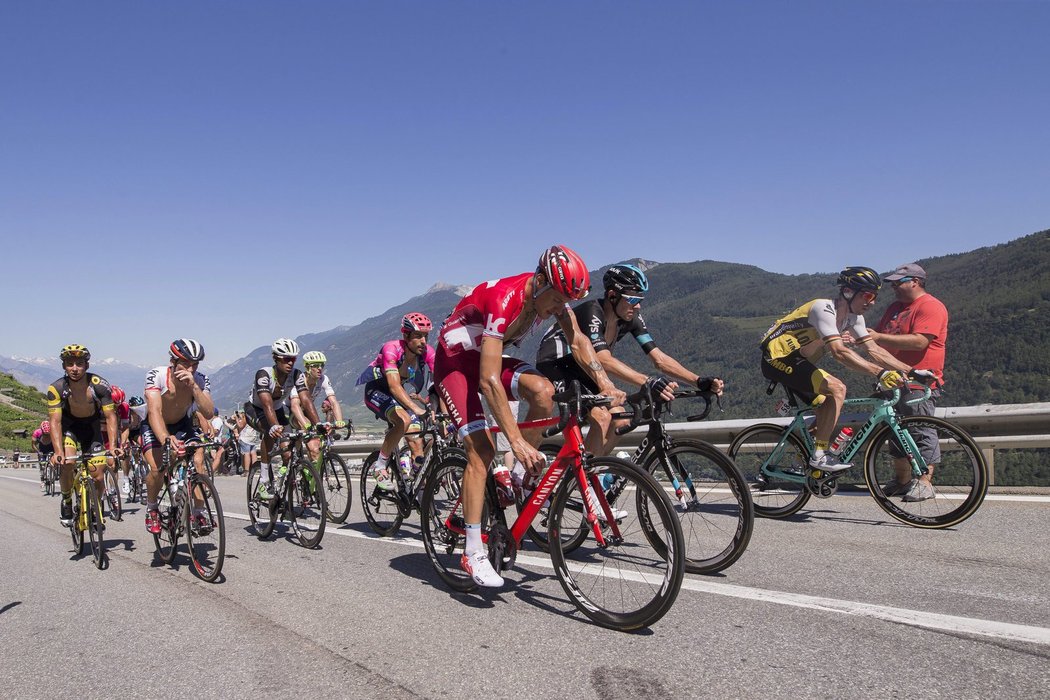 Náročná horská etapa na Tour de France v Alpách