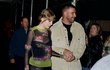 Hvězda amerického fotbalu Travis Kelce randí s populární zpěvačkou Taylor Swiftovou