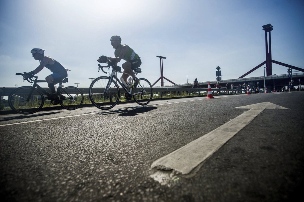 Hodně energie stála závodníky i cyklistická část