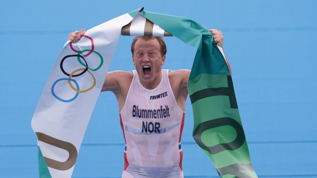 Kristian Blummenfelt ovládl triatlonový závod mužů v Tokiu