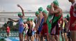 Triatlonisté se připravují na start olympijského závodu v Tokiu