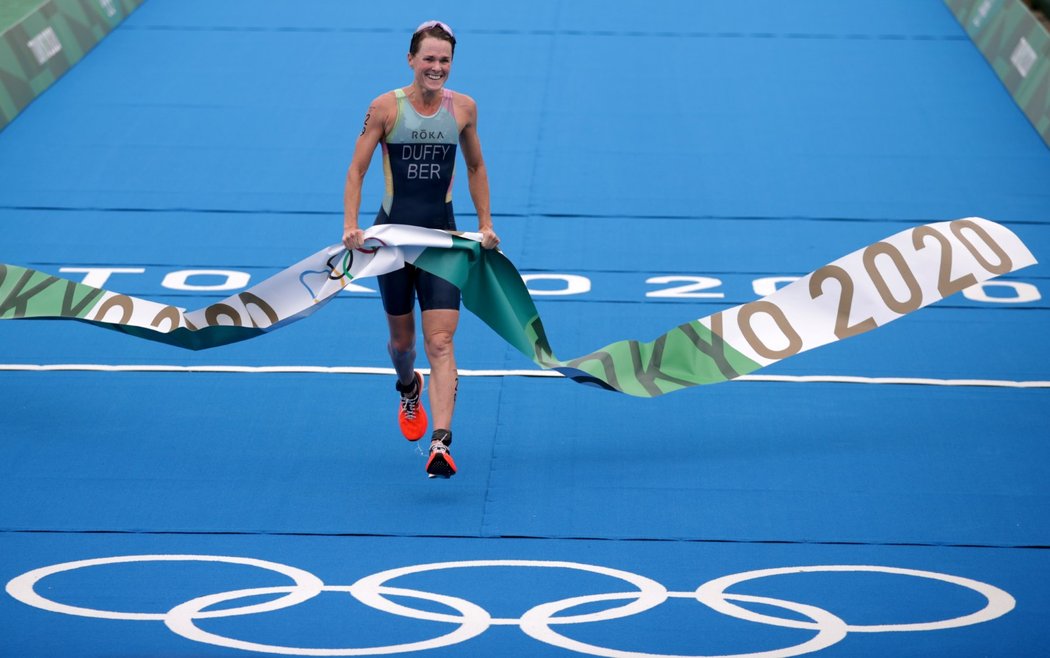 Flora Duffyová po suverénním výkonu ovládla ženský triatlon