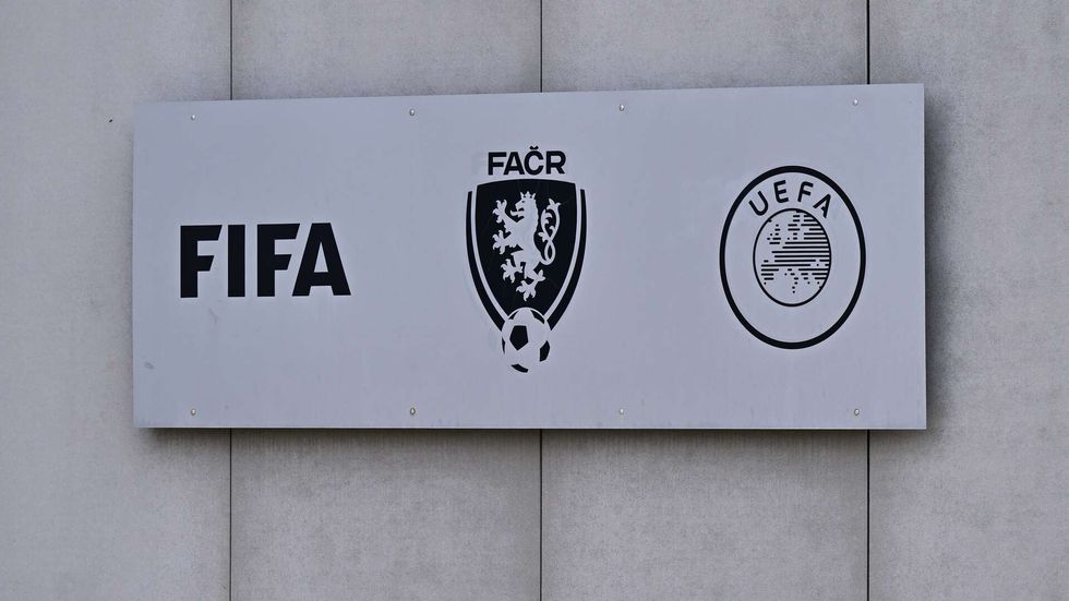 Fotbalový skandál ONLINE: Zákaz na 20 let a obří pokuta! Hráč dostal rekordní trest Fotbalový skandál ONLINE: Zákaz na 20 let a obří pokuta! Hráč dostal rekordní trest