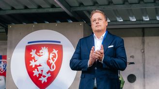 Policie provedla největší zátah v historii fotbalu! Kvůli korupci zadržela desítky lidí Policie provedla největší zátah v historii fotbalu! Kvůli korupci zadržela desítky lidí