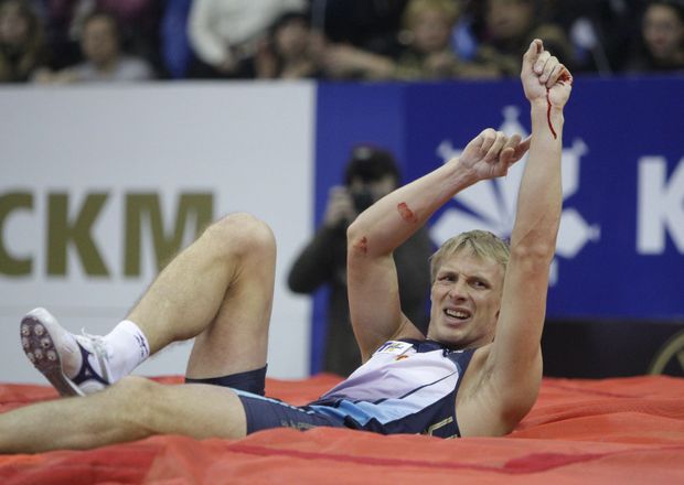 Českému atletovi pomohl po nehodě Bubka Českému atletovi pomohl po nehodě Bubka