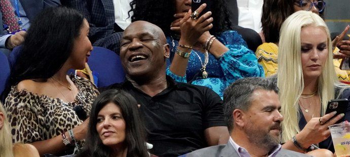 Utkání Naomi Ósakaové a Marie Bouzkové sledoval v hledišti v New Yorku i někdejší fenomenální boxer Michael Tyson