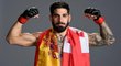 Španělsko-gruzínský bijec Ilia Topuria slaví v UFC první titulové vítězství