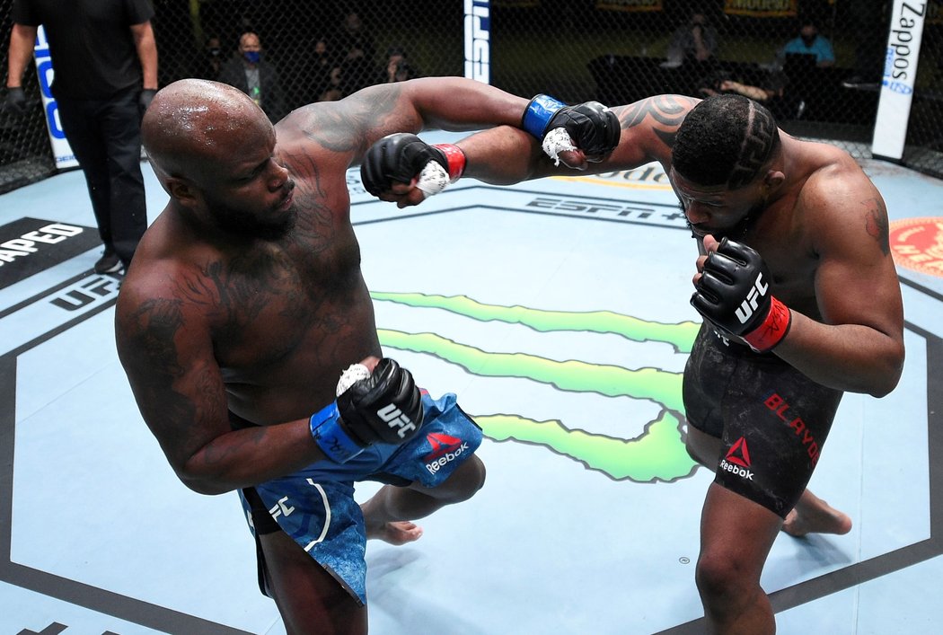 Derrick Lewis a Curtis Blaydes v souboji v těžké váze