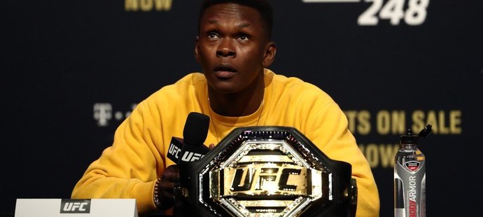 Hlavní bitva galavečera UFC 248 Israel Adesanya vs. Yoel Romero v Las Vegas bude střetem prvotřídních ranařů a skvělých showmanů, mezi kterými je věková propast dvanácti let.