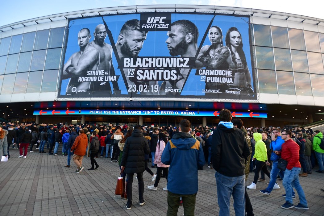 Fanoušci MMA před galavečerem UFC v Praze