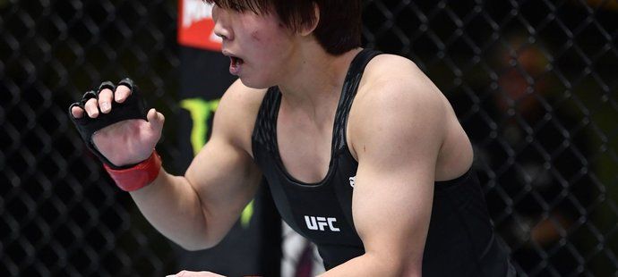 Na UFC on ESPN 25 zlomila Virna Jandirobaová při armbaru soupeřce Kanako Murataové ruku.